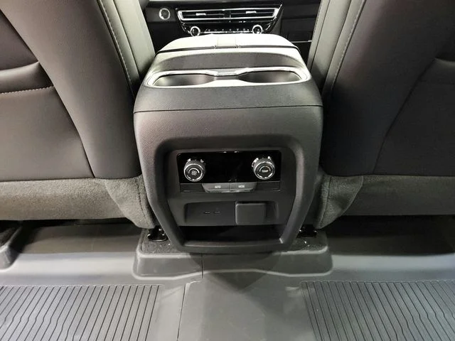 New 2026 White Chevrolet Z71 image 37