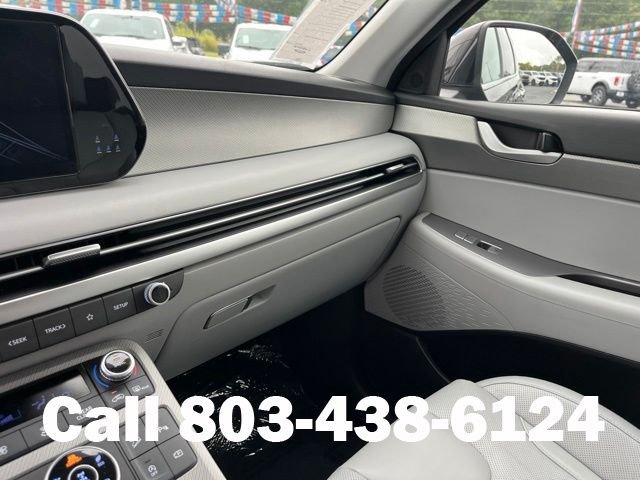 Used 2025 Black Hyundai SEL image 26
