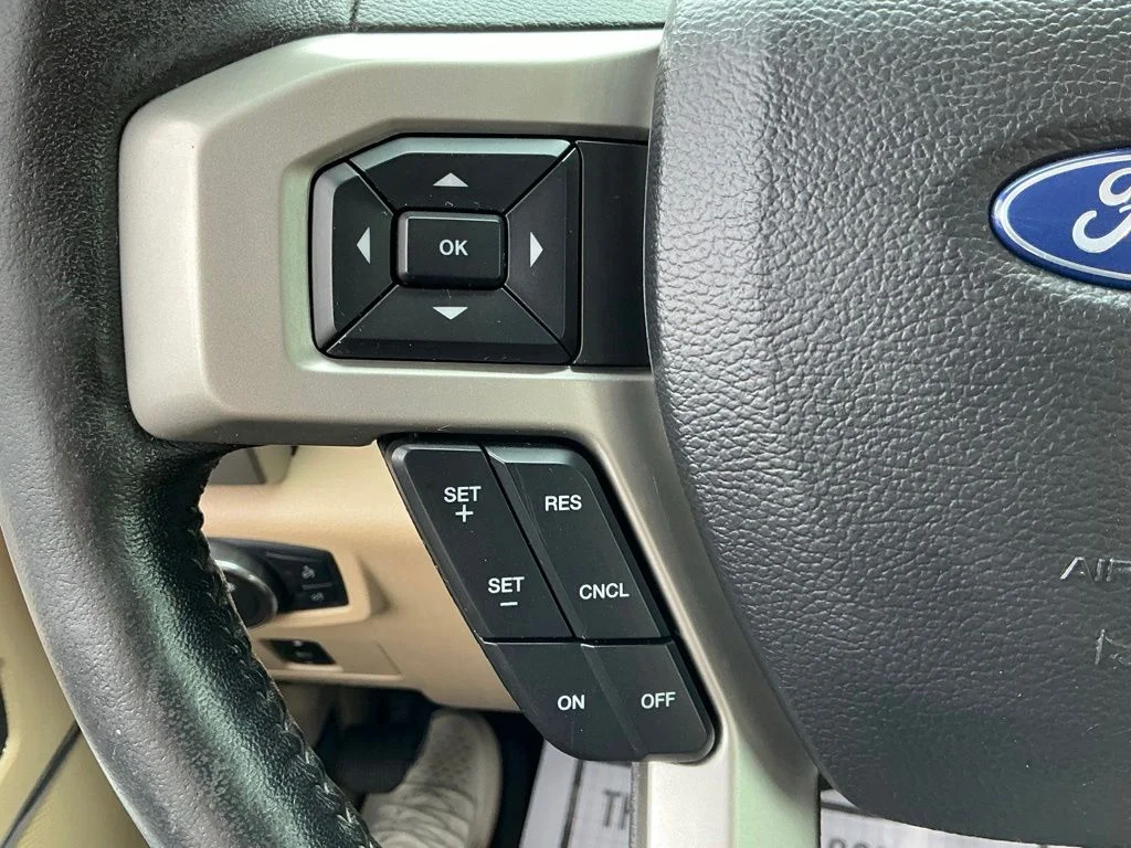 Used 2019 White Ford Lariat image 44