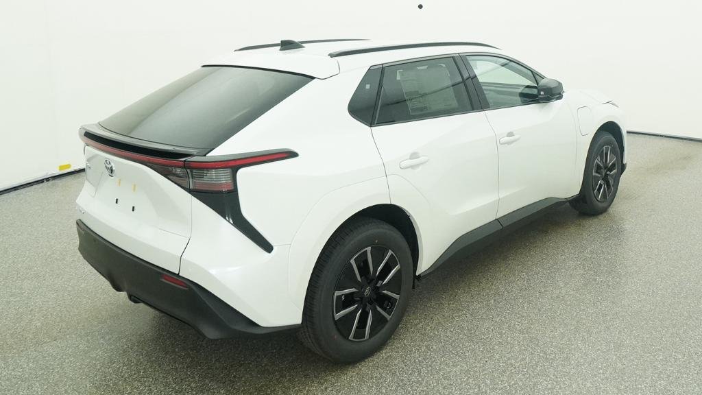 New 2026 Wind Chill Pearl Toyota XLE image 22