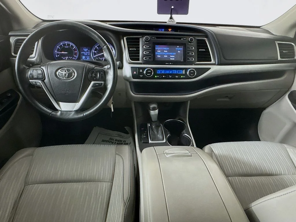 Used 2014 Black Toyota LE Plus V6 image 25