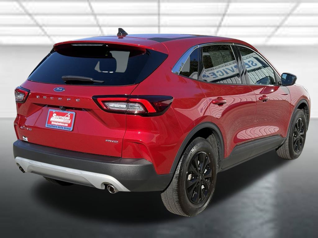 Used 2023 Red Ford Active image 4