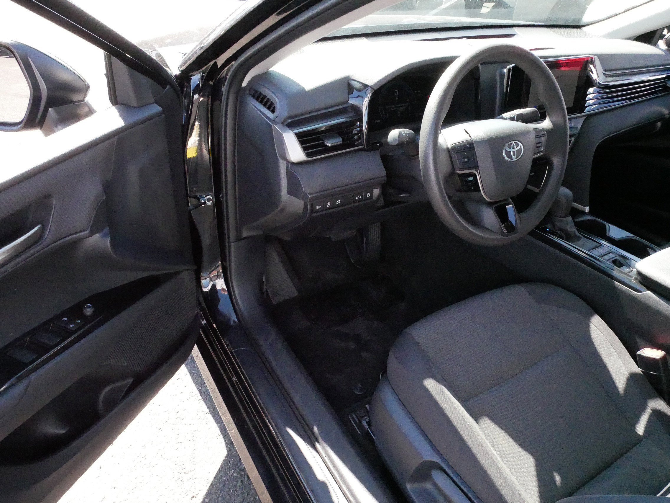 Used 2025 Toyota Camry LE with VIN 4T1DAACK0SU556351 for sale in Brooklyn Center, Minnesota