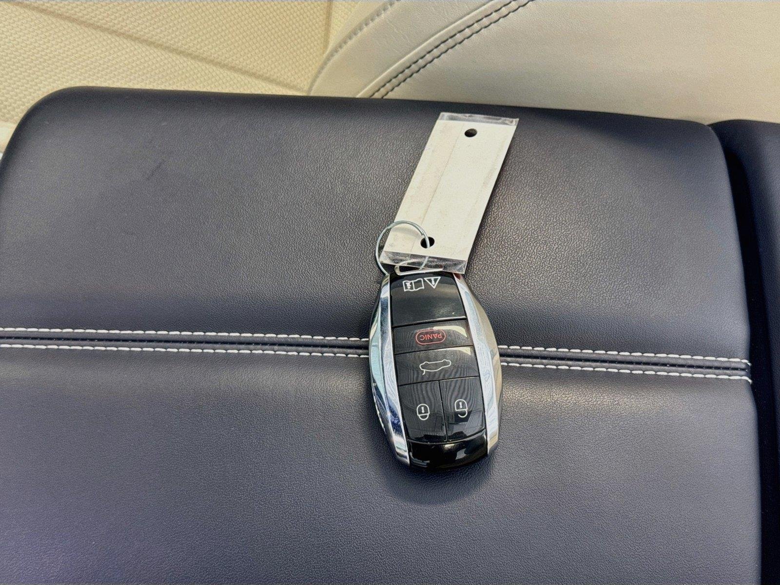 Used 2024 Dark Sapphire Metallic Bentley GT V8 image 30