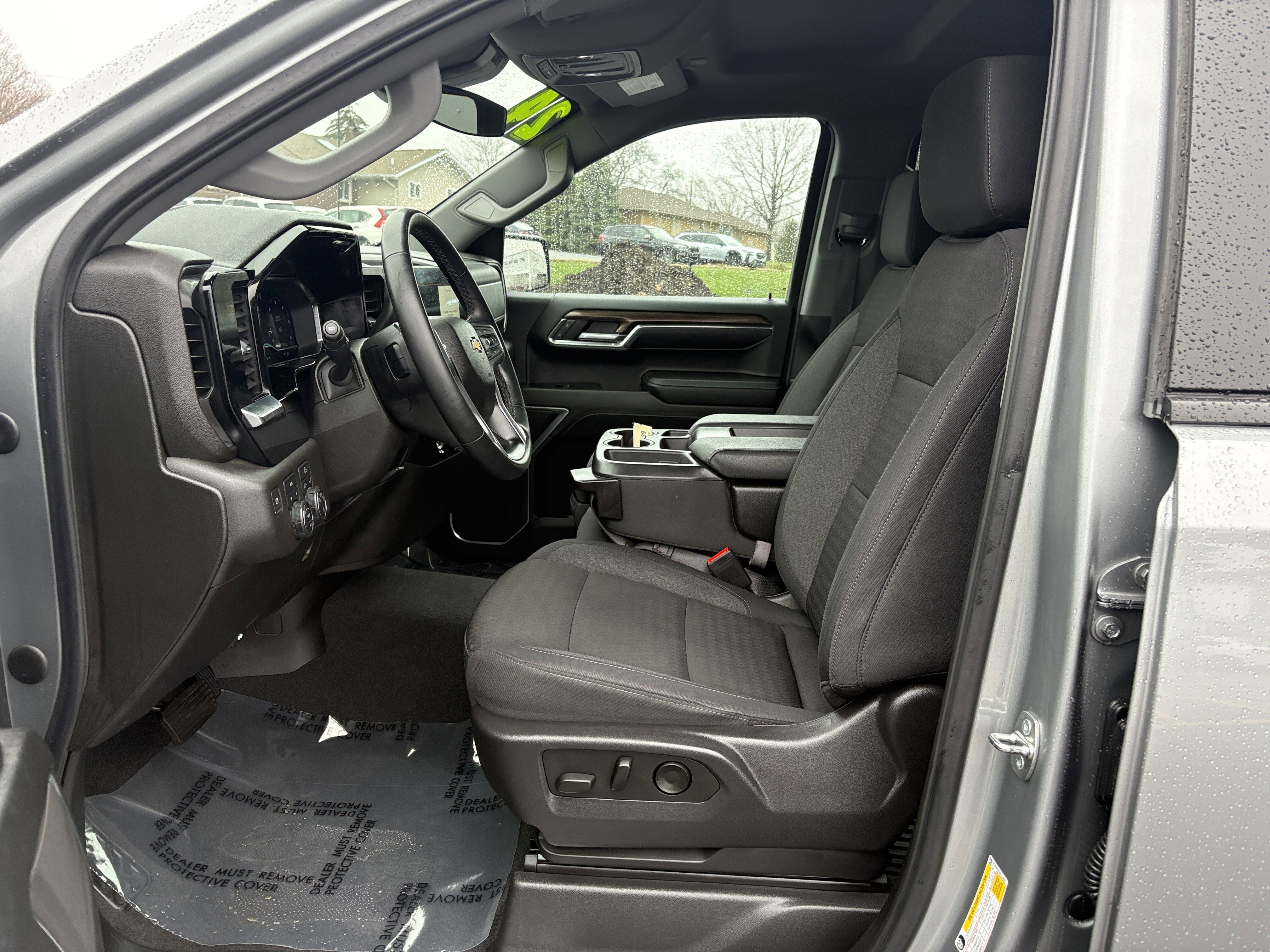 Used 2024 Sterling Gray Metallic Chevrolet LT (2FL) image 6