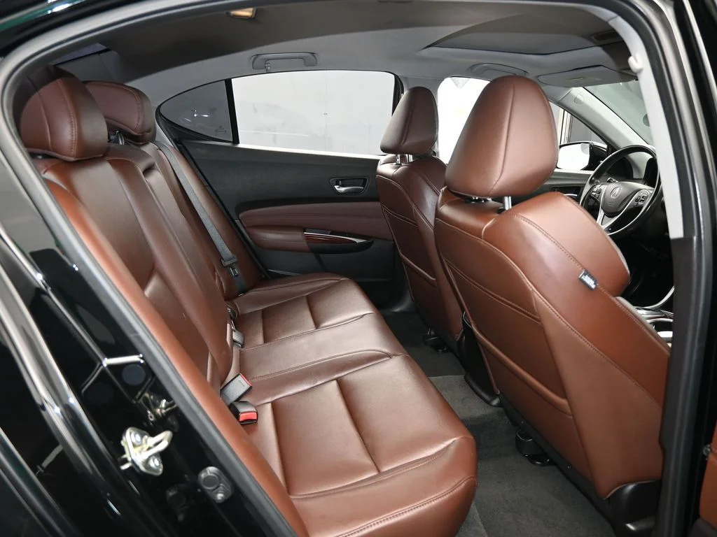 Used 2017 Black Acura V6 image 43