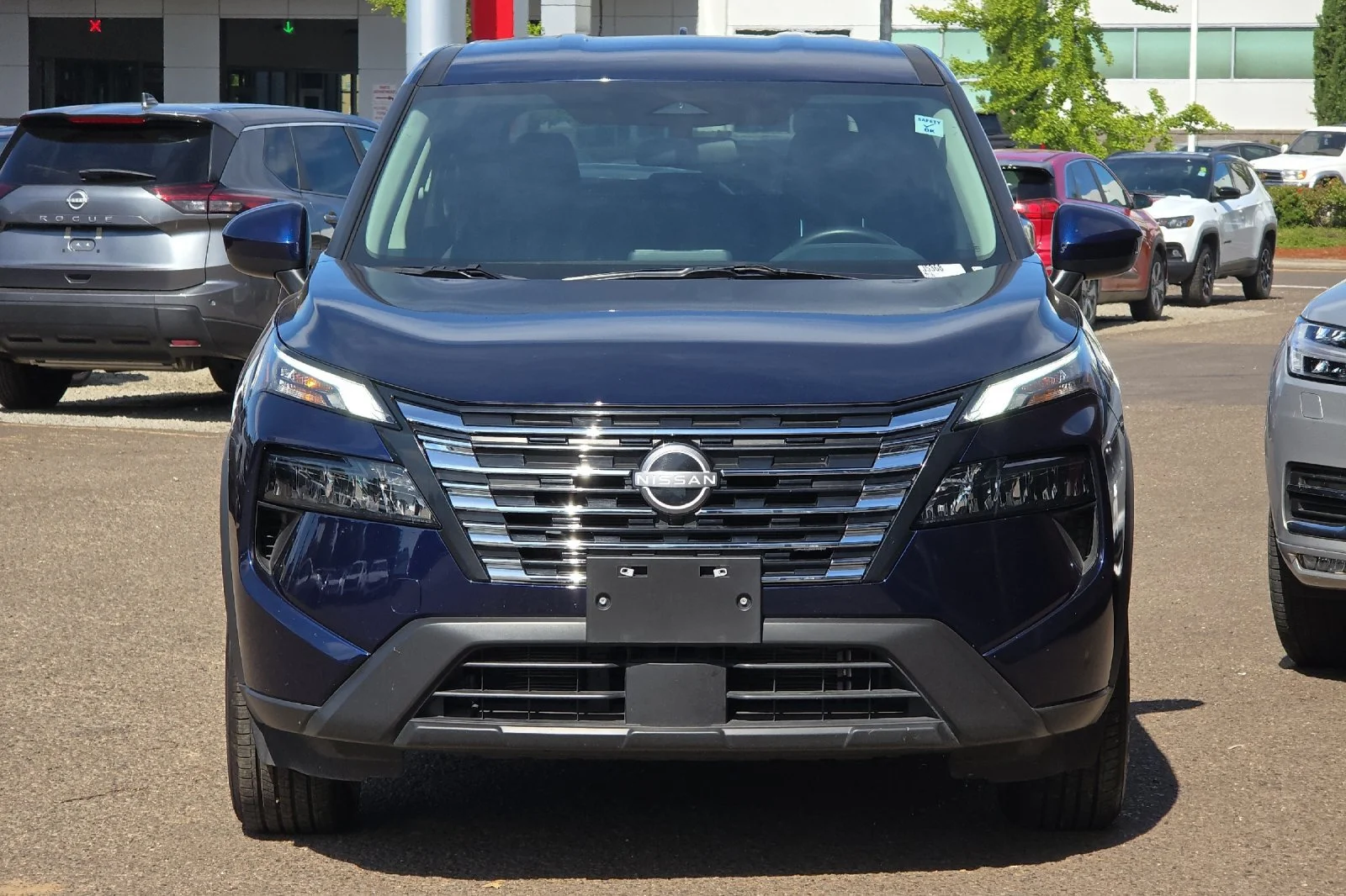 Used 2025 Deep Ocean Blue Pearl Nissan SV image 6
