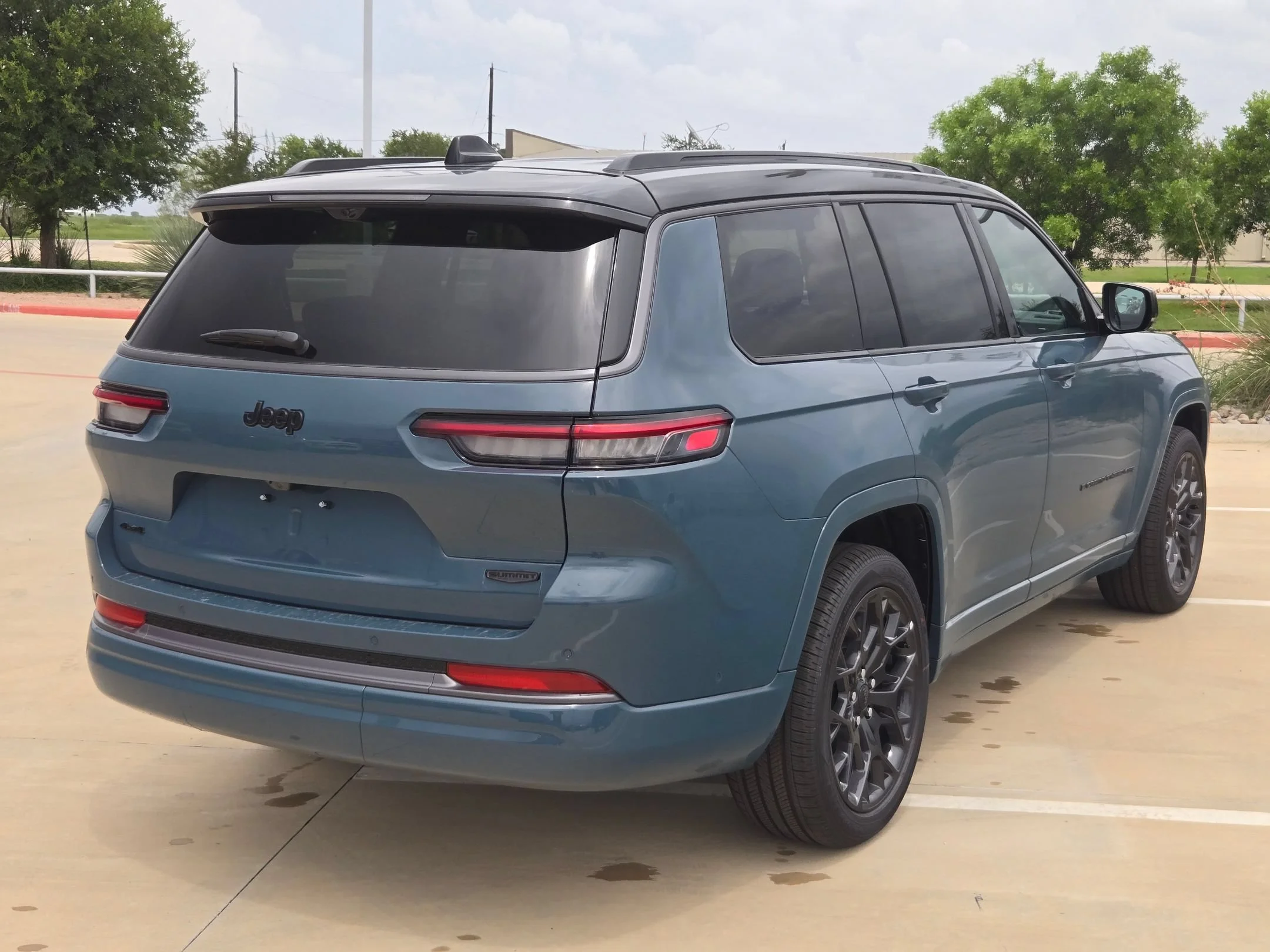 New 2026 Steel Blue Exterior Paint Jeep Summit image 3