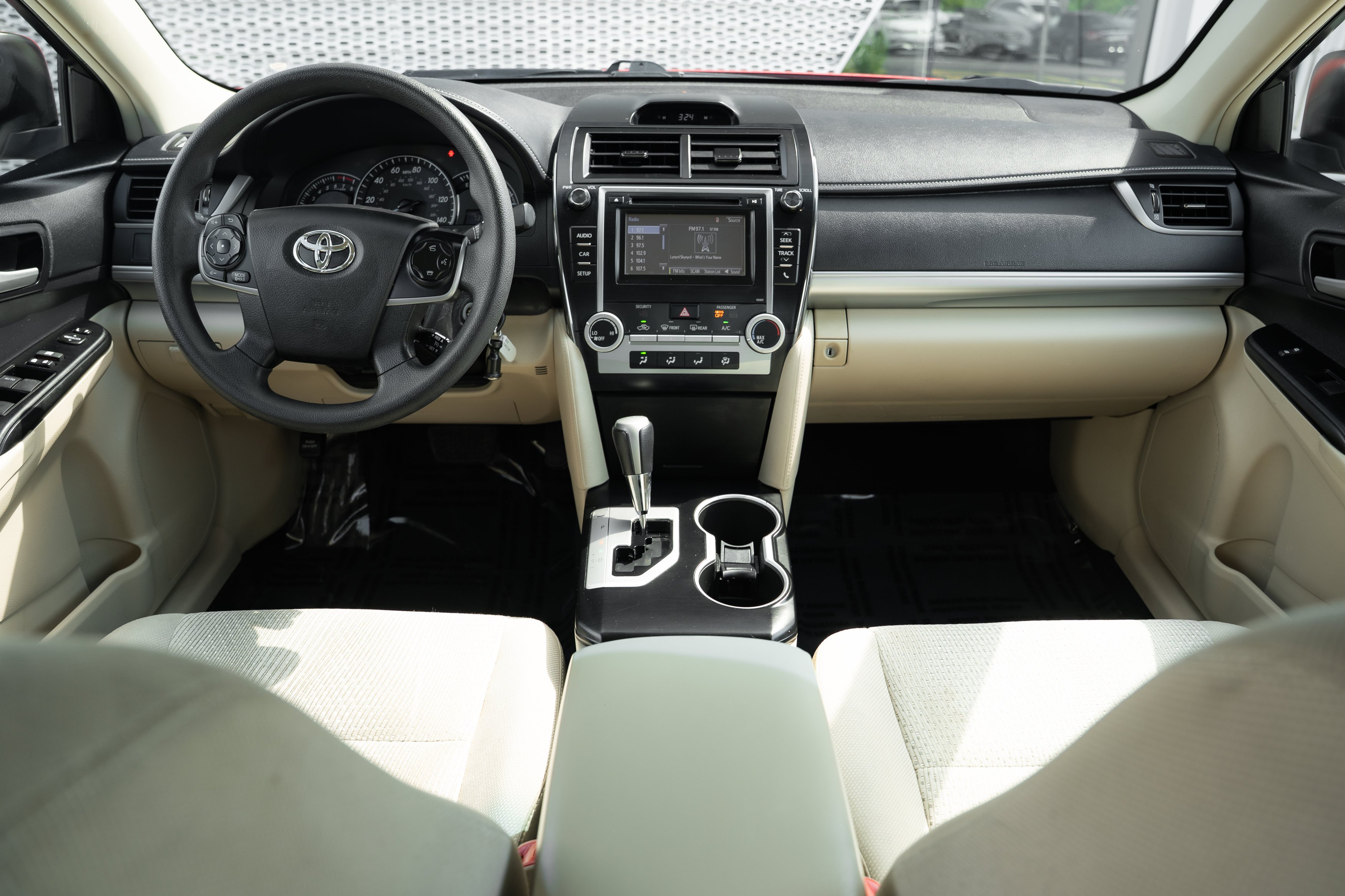 Used 2014 Barcelona Red Metallic Toyota LE image 8