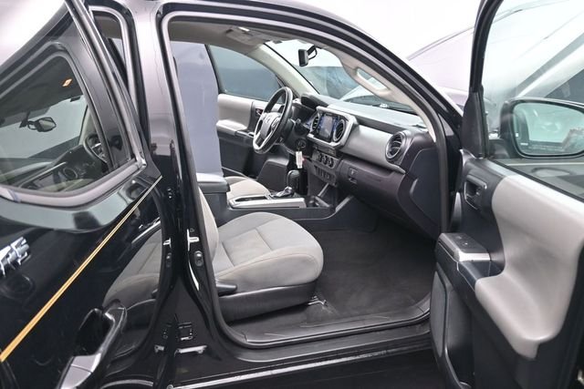 Used 2017 Black Toyota SR5 image 19