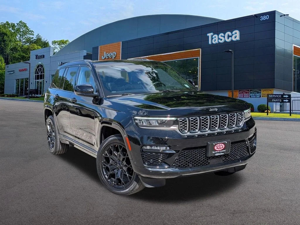 Used 2023 Black Jeep Summit Reserve image 1