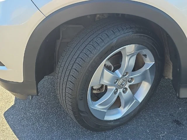 Used 2016  Honda EX image 32