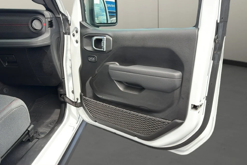 Used 2025 White Jeep 2-Door Rubicon 4x4 image 15
