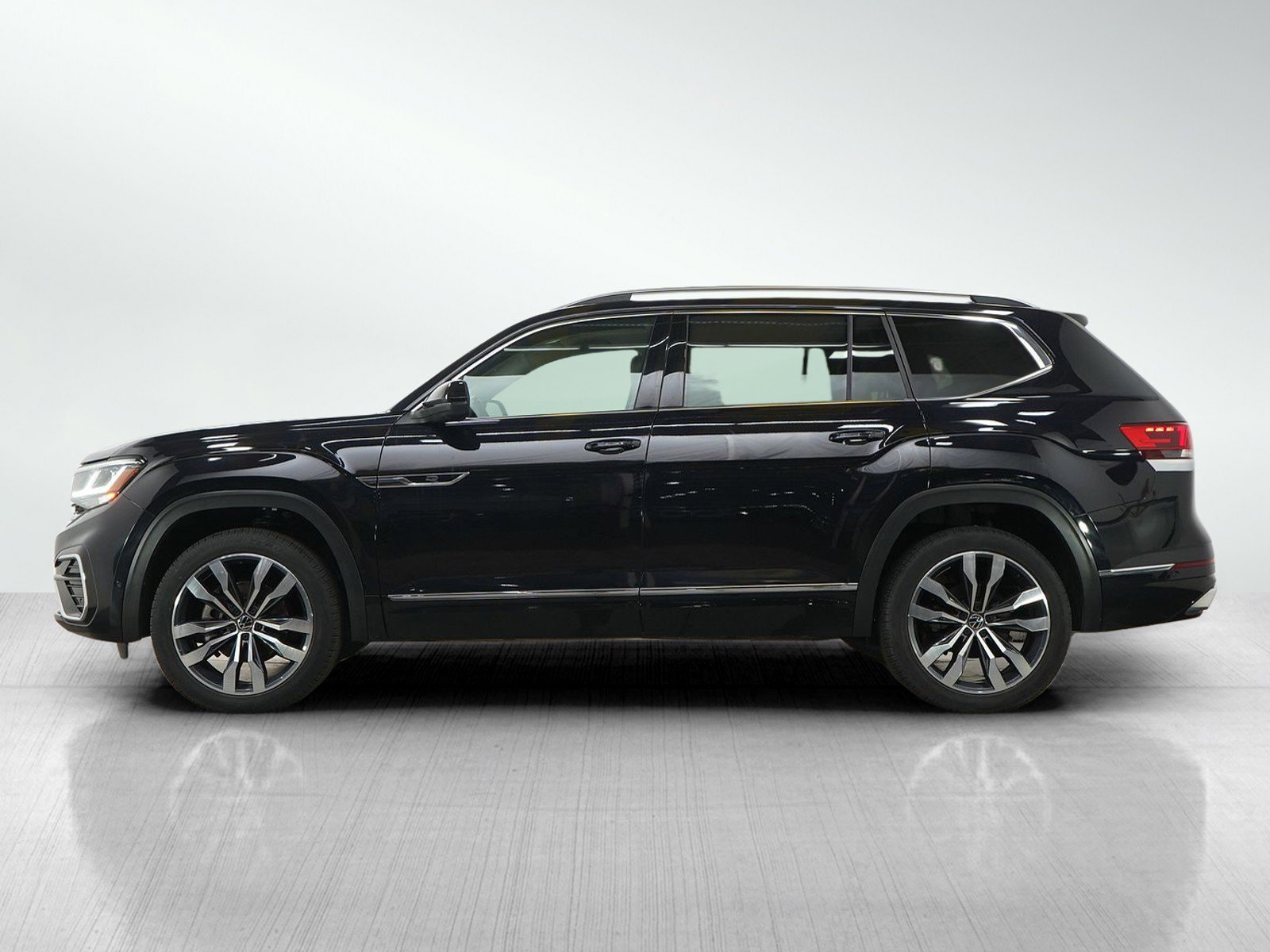 Used 2023 Volkswagen Atlas SEL Premium R-Line with VIN 1V2FR2CA1PC519243 for sale in Minneapolis, Minnesota