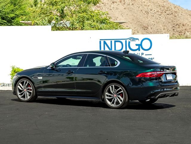 Used 2021 British Racing Green Metallic Jaguar R-Dynamic SE image 9