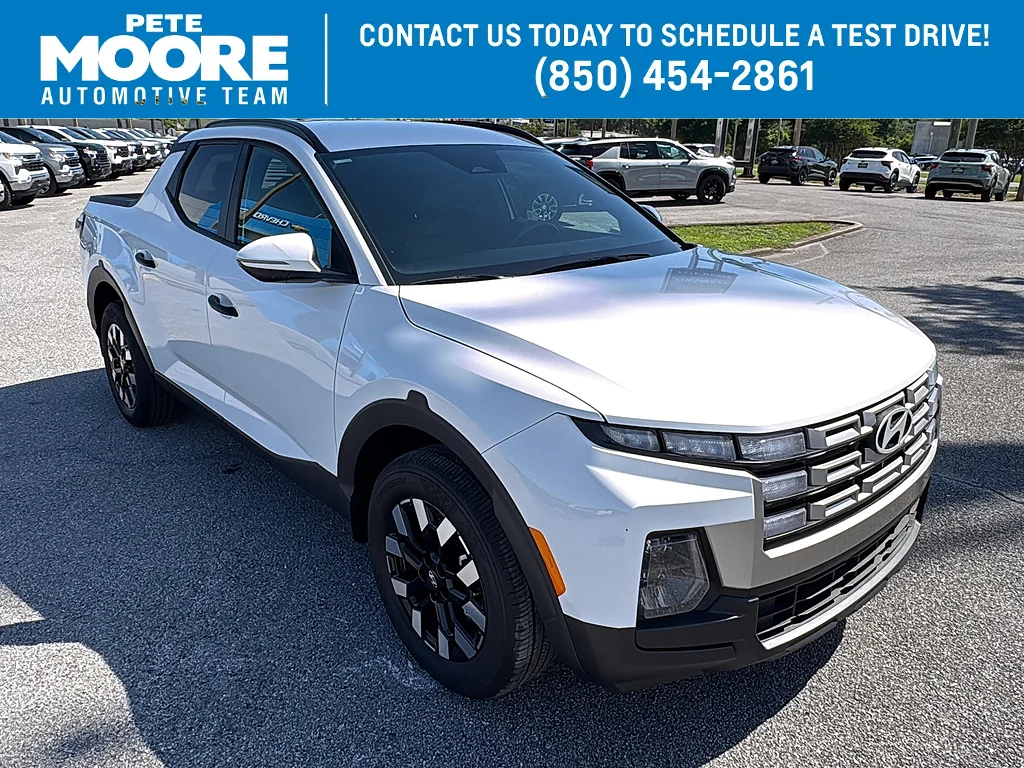 Used 2025 Atlas White Hyundai  image 1