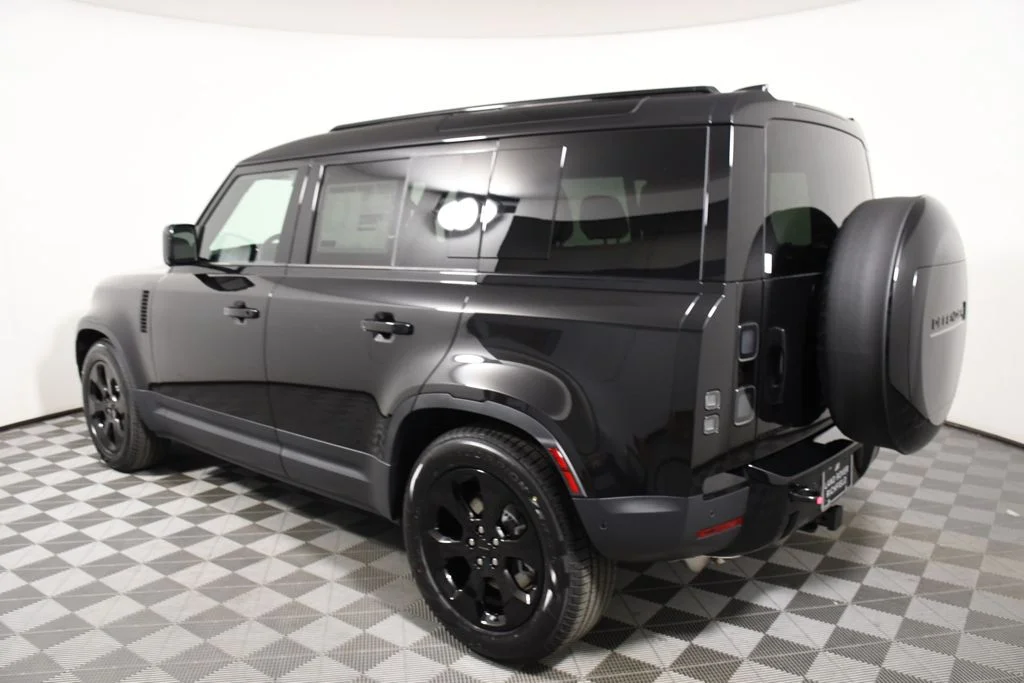 New 2026 Santorini Blk Land Rover S image 3