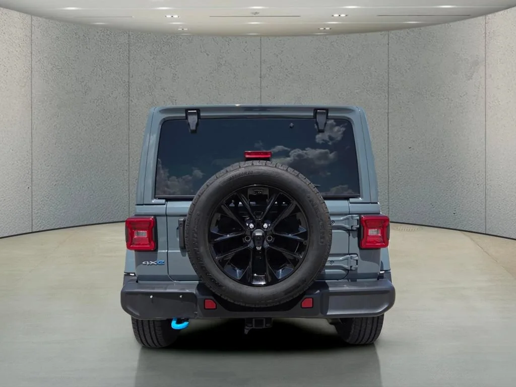 Used 2024 Anvil Clear Coat Jeep Sahara image 6