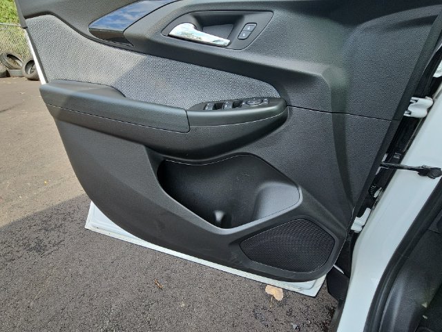 Used 2022 SUMMIT WHITE Chevrolet LS image 25