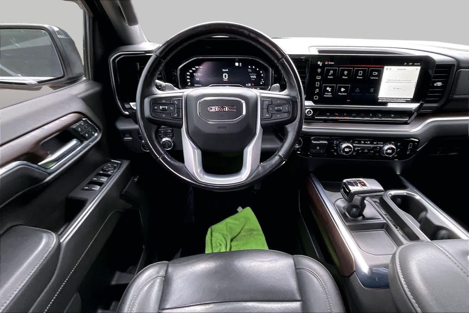 Used 2022 White Frost Tricoat GMC SLT image 6