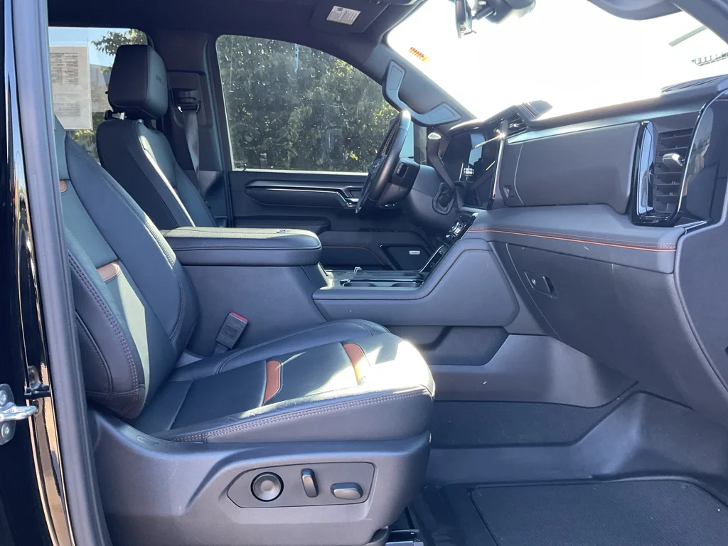 Used 2025 Onyx Black GMC AT4 image 11