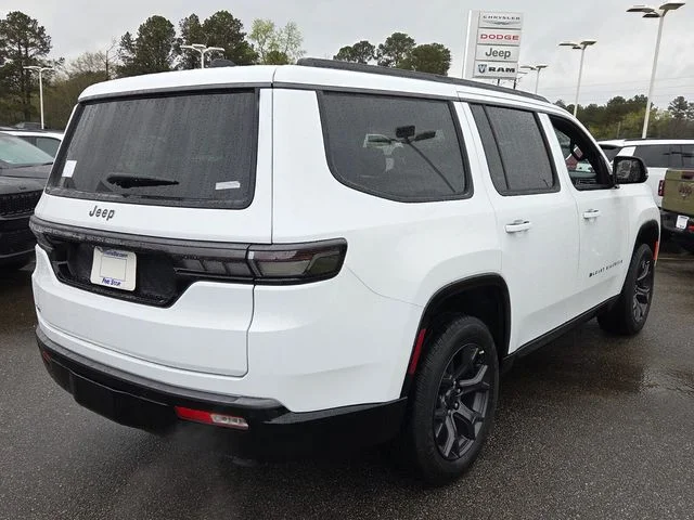New 2026 Bright White Clear-Coat Exterior Paint Jeep Limited image 14