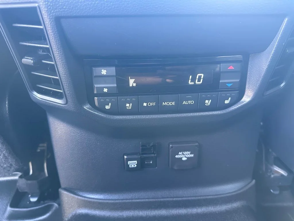 2024 Toyota Sequoia SR5 - Photo 36