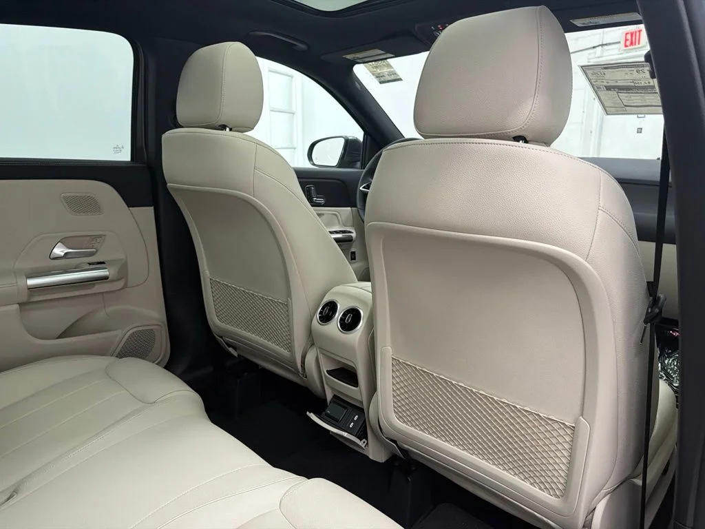 New 2026 Gray Mercedes-Benz GLA 250 image 27