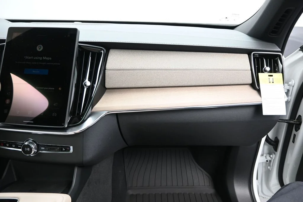 New 2026 Crystal White Volvo Plus image 20