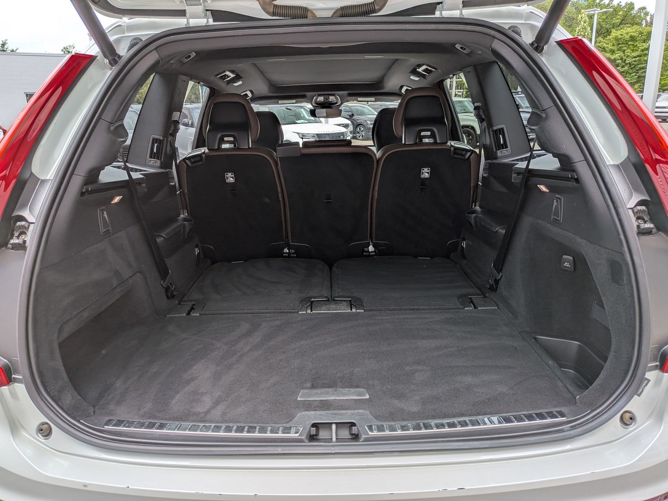 Certified Used 2023 Crystal White Volvo Ultimate image 29