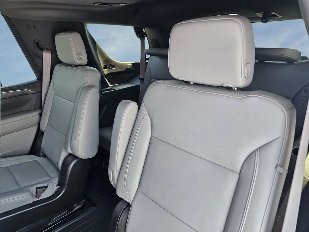 Used 2023 Summit White Chevrolet Z71 image 34