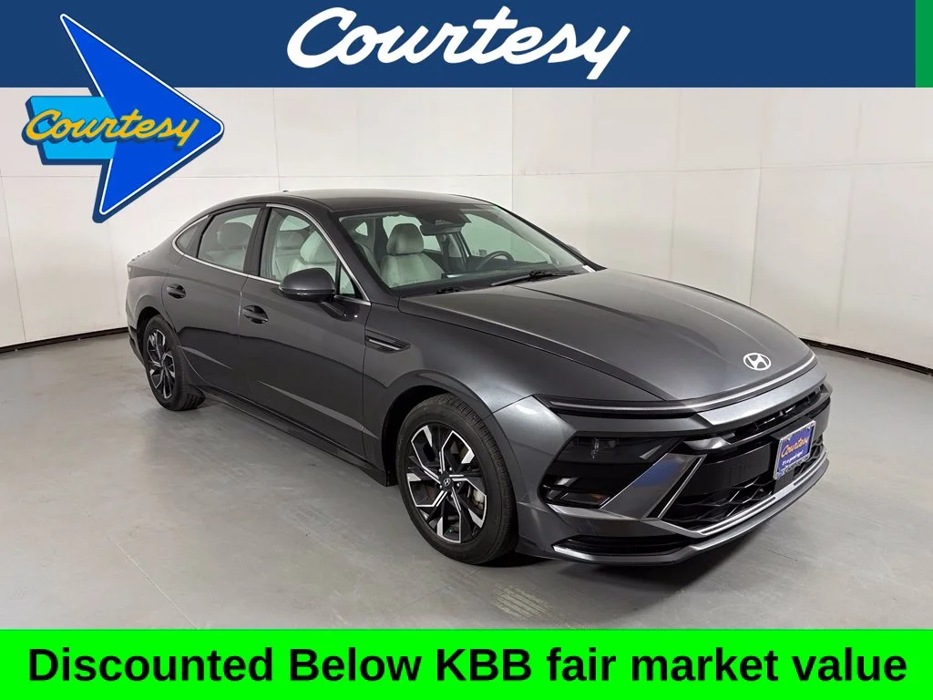 Used 2024 Gray Hyundai SEL image 1