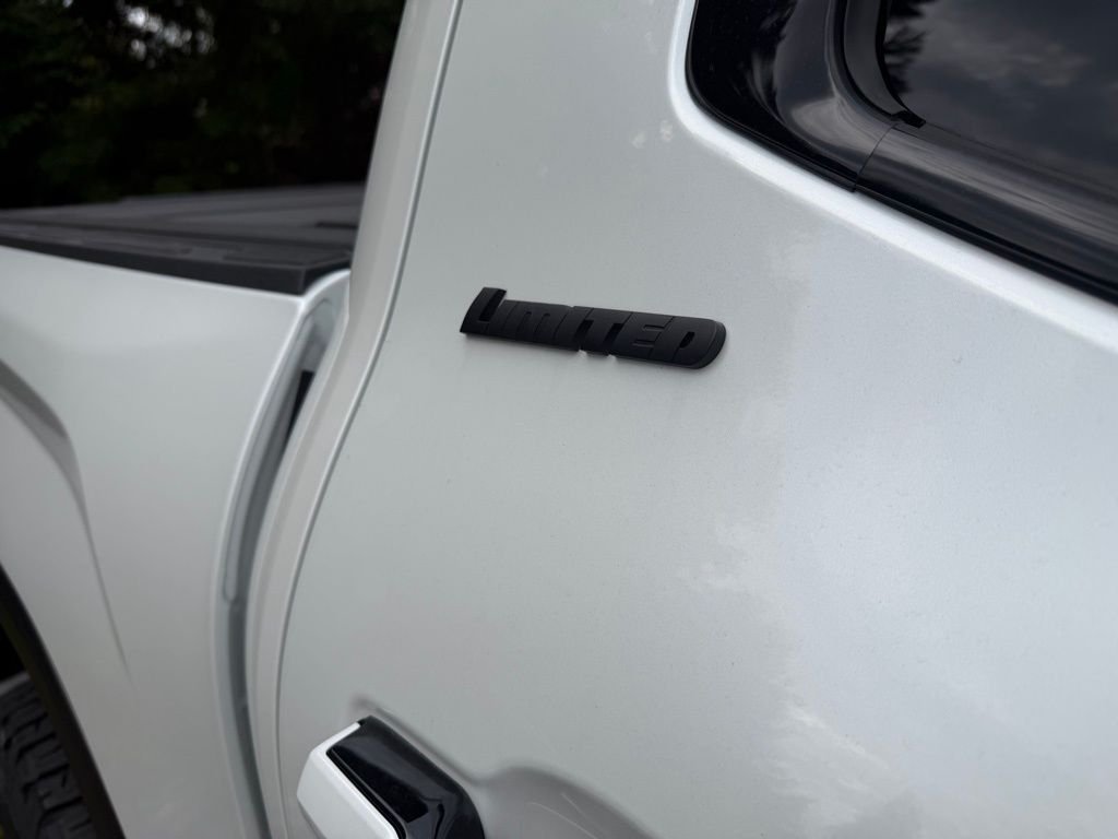 2026 Toyota Tundra Limited - Photo 10