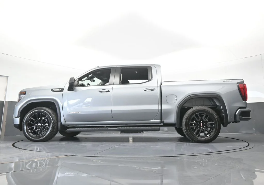 Used 2025 Sterling Metallic GMC Elevation image 53