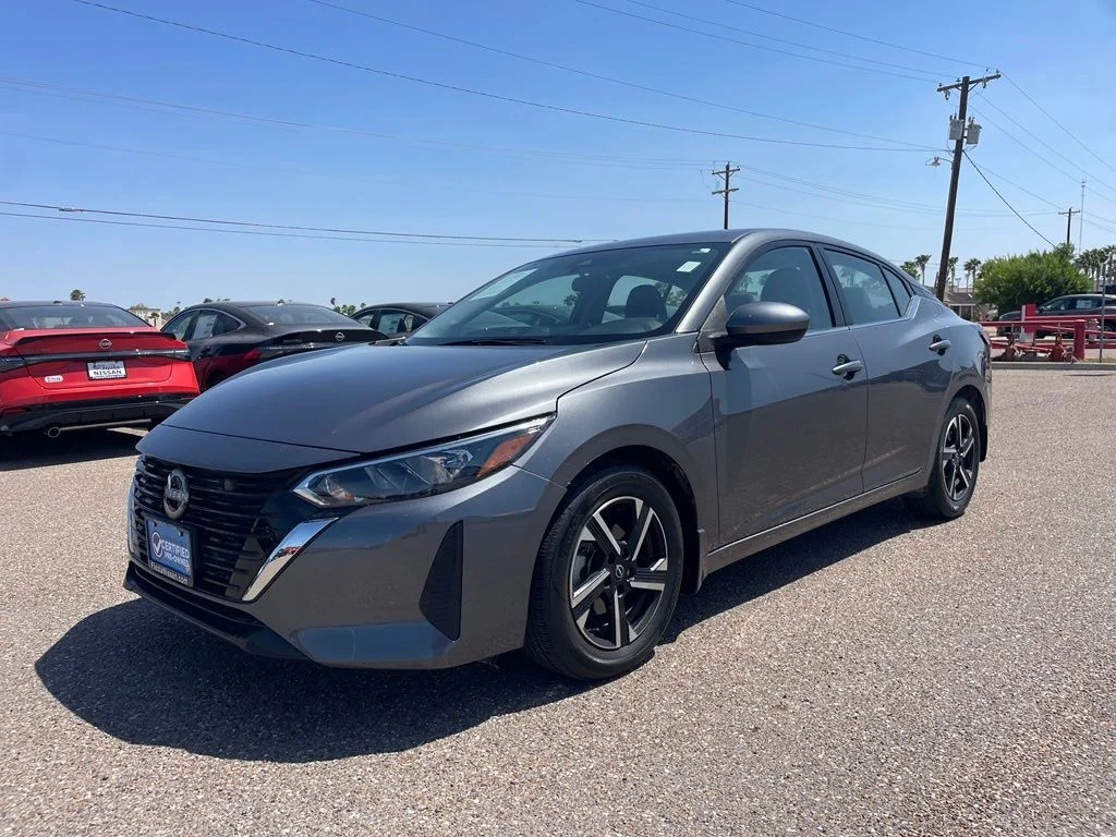 Used 2025 Gray Nissan SV image 3