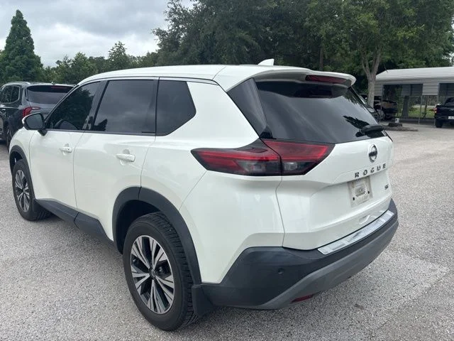 Used 2021 White Nissan SV image 7