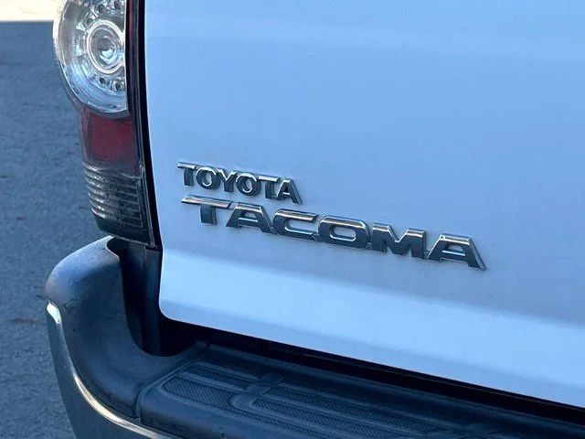 Used 2013 White Toyota Base image 11