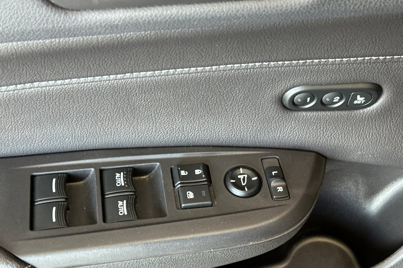 Used 2020 Gray Acura  image 11