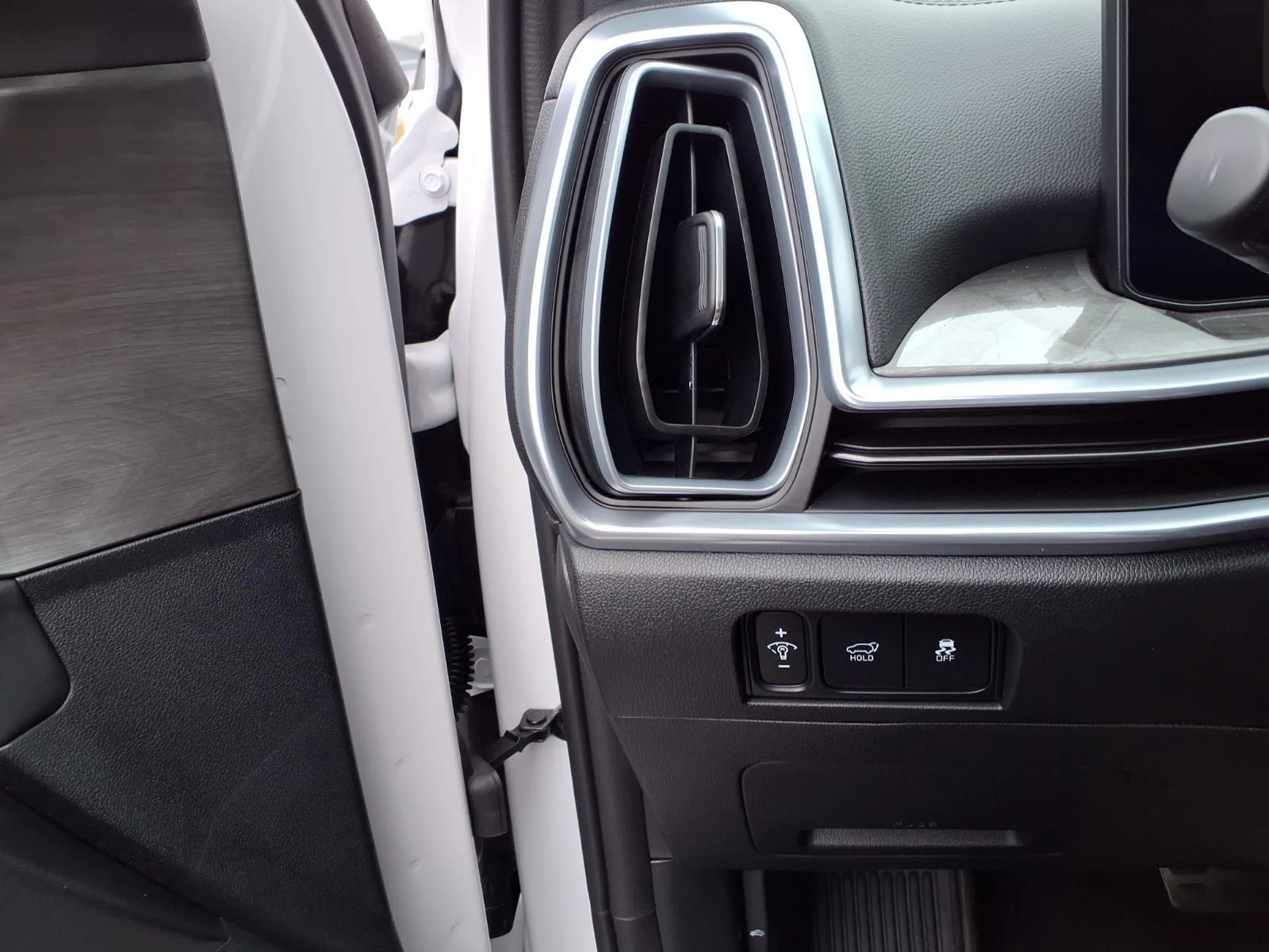 New 2026 Glacial White Pearl Kia X-Pro SX Prestige AWD image 10