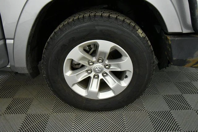 Used 2021 Silver Ram Laramie image 17
