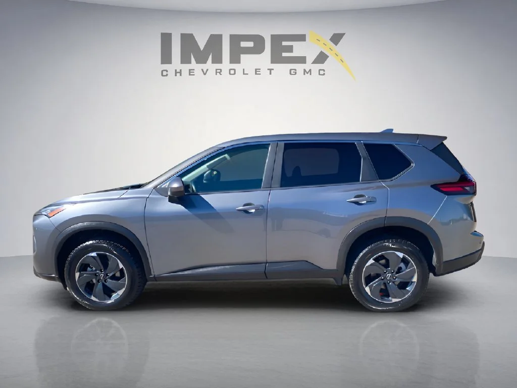 Used 2024 Gray Nissan SV image 2