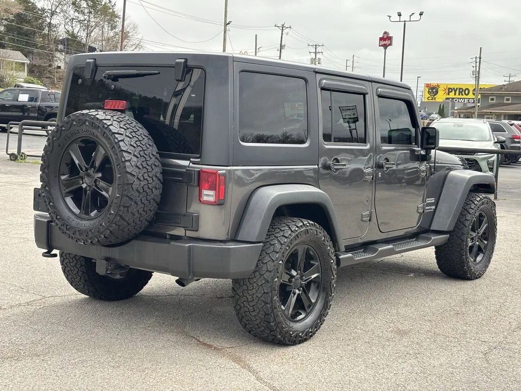 Used 2018 Gray Jeep Unlimited Sport image 9