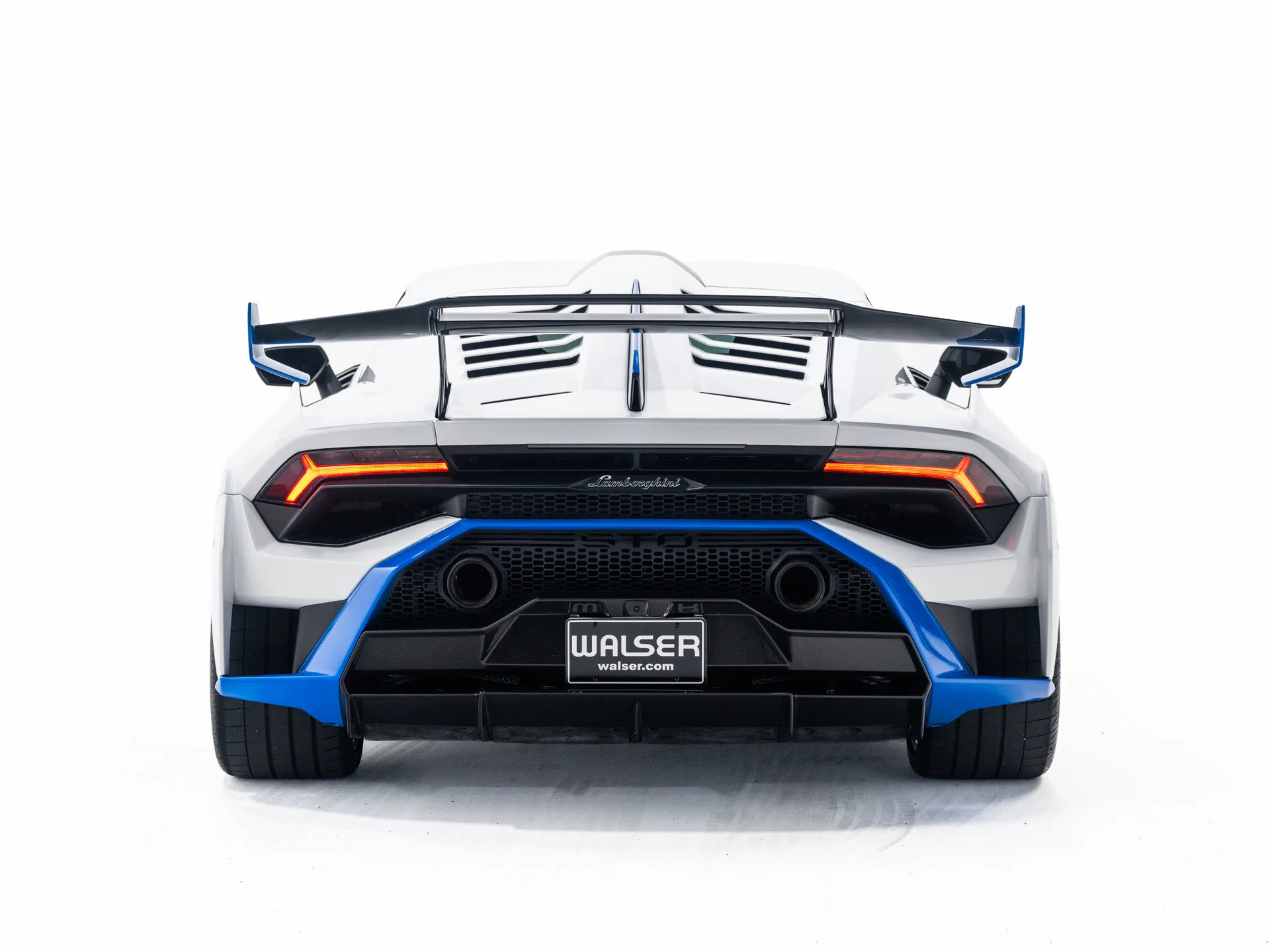 Used 2021 Bianco Asopo Metallic Lamborghini  image 5