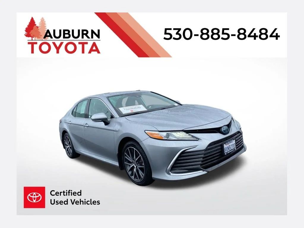 2021 Toyota Camry XLE Hybrid's photo