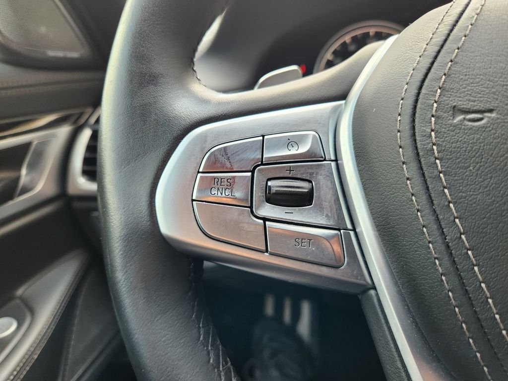 Used 2019 White Metallic BMW 750i image 28