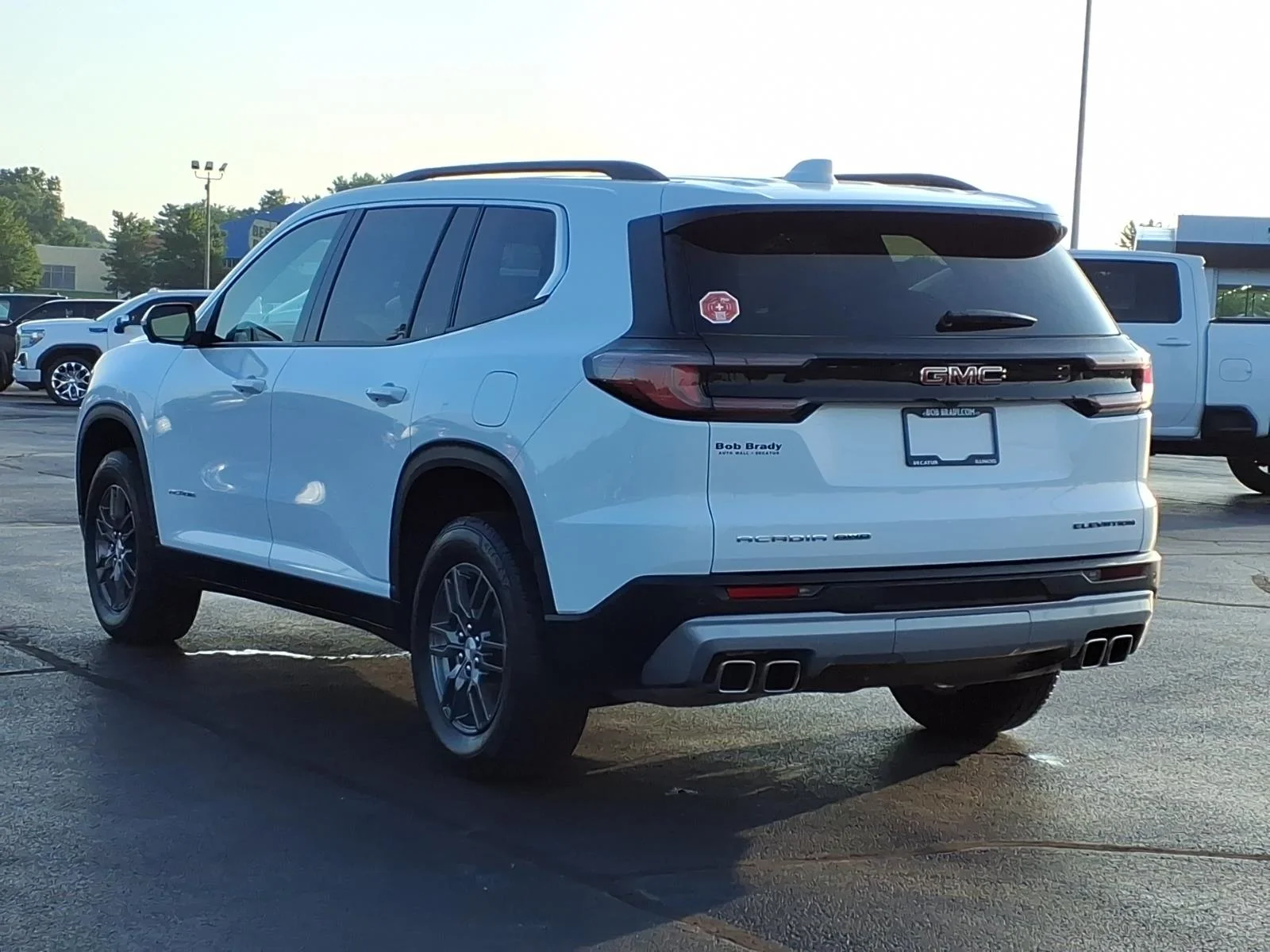 Used 2025 White GMC Elevation image 14