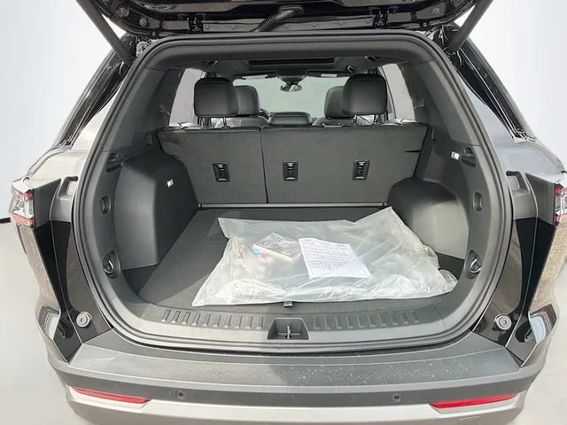 2027 Chevrolet Equinox LT - Photo 31