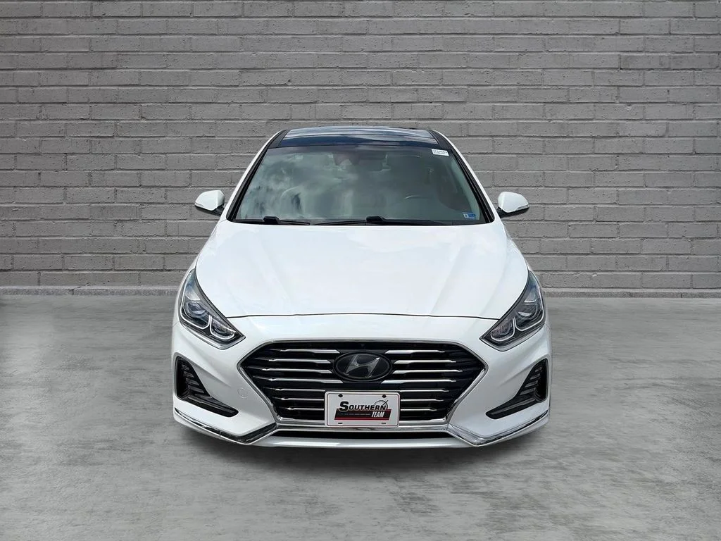 Used 2019 White Hyundai Limited image 9