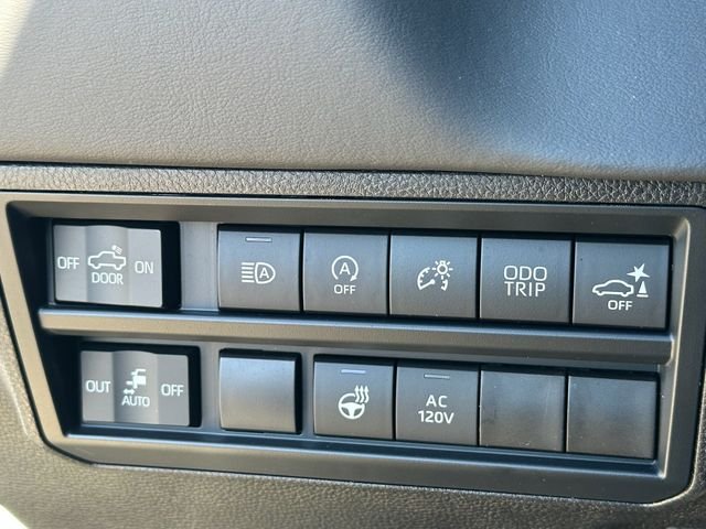 New 2026 Wind Chill Pearl <sup>1</sup> Toyota  Platinum image 26