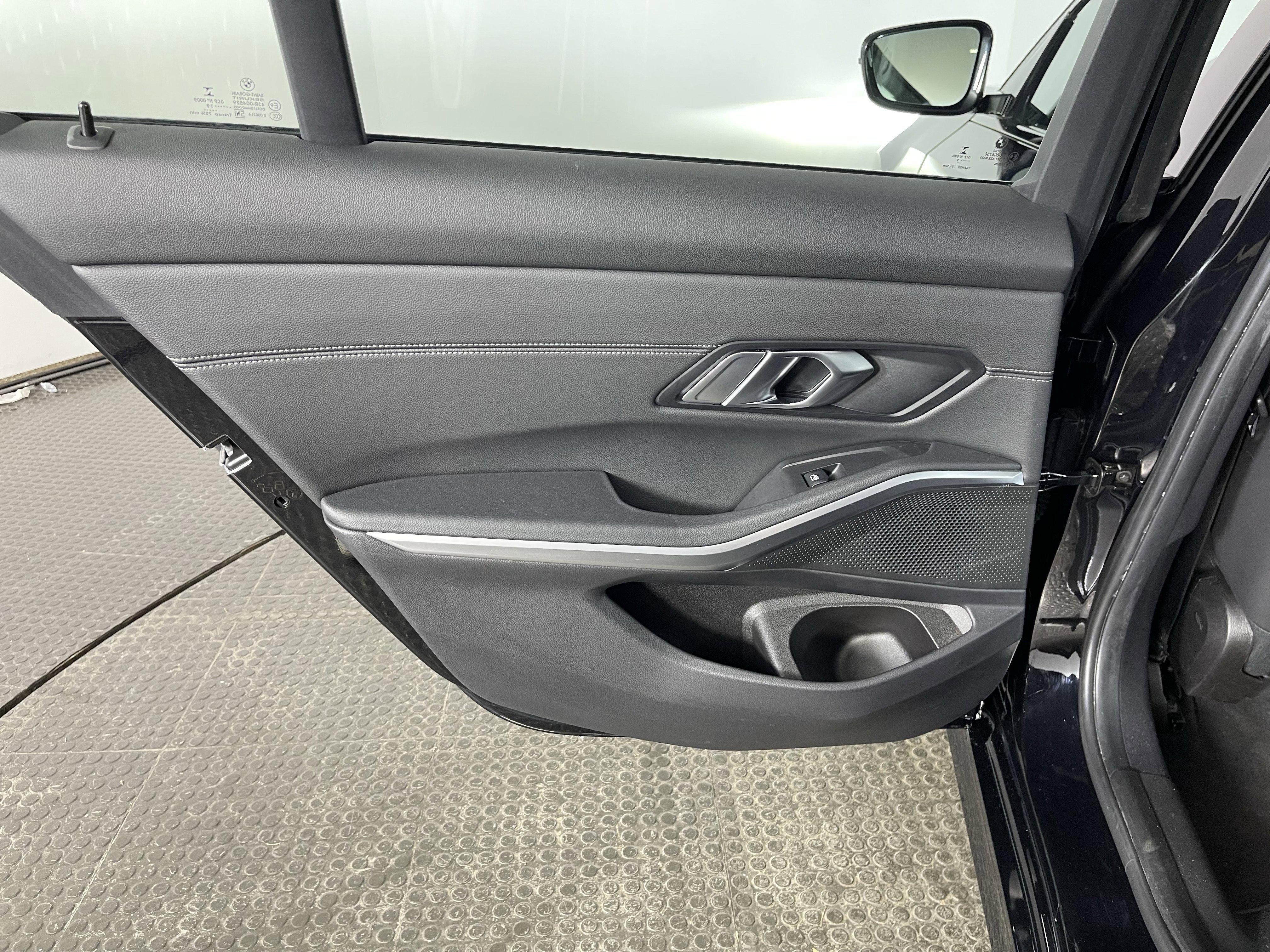 Used 2019 BLACK BMW 330i xDrive image 15